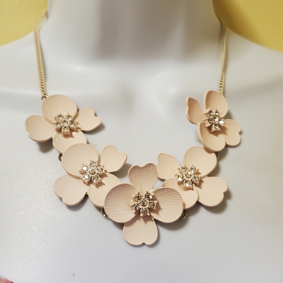 What a cutie - Picture 3 of 5